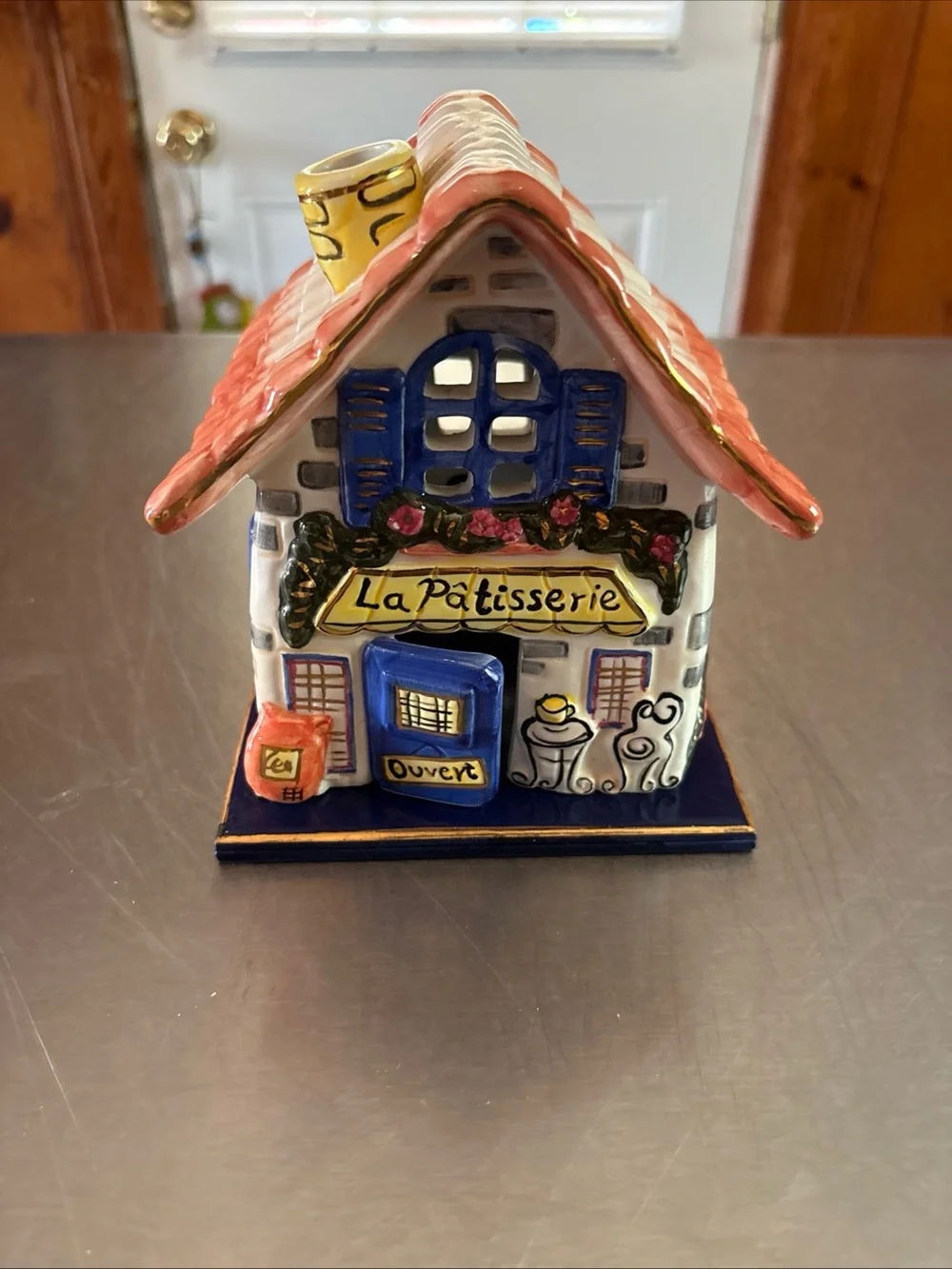 Cottage Cozy Ceramic Candle Holder La Patisserie with extra base for candle